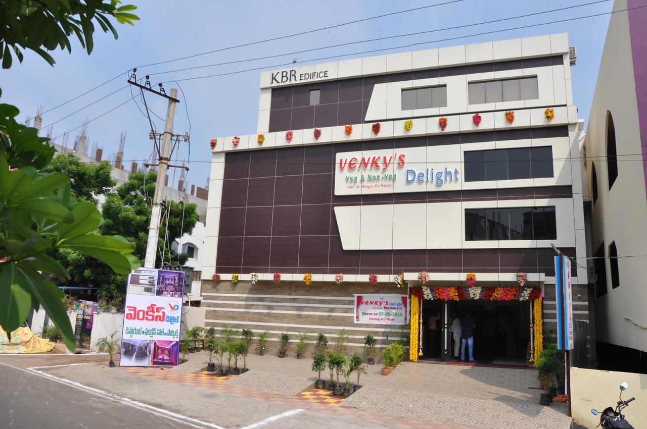 Venky'S Delight Hotel Rajahmundry Exterior photo