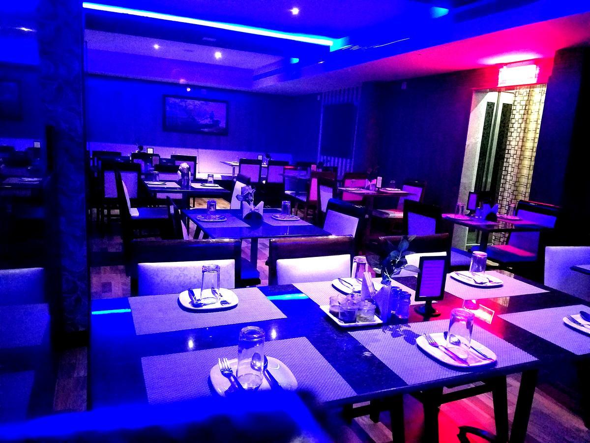 Venky'S Delight Hotel Rajahmundry Exterior photo